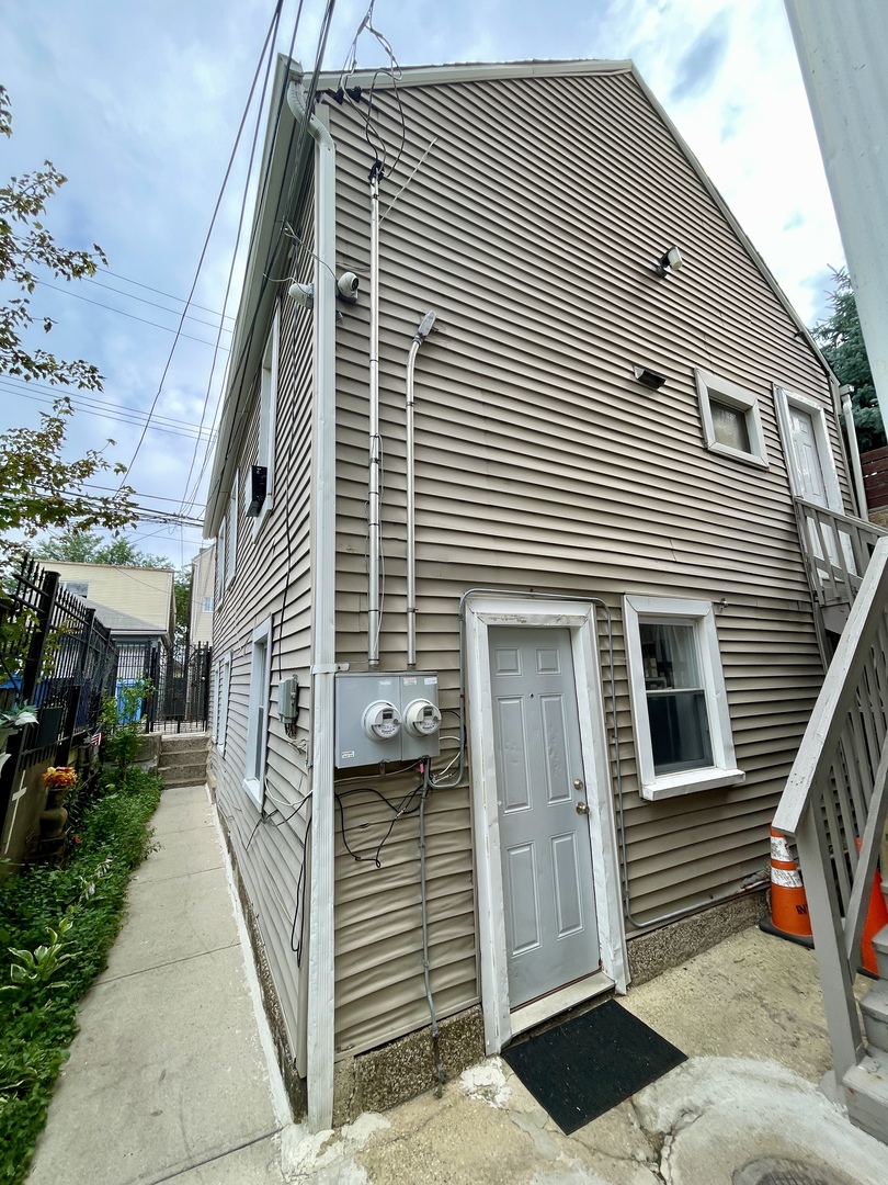 2227 W 19th Street COACH Property Photo 1