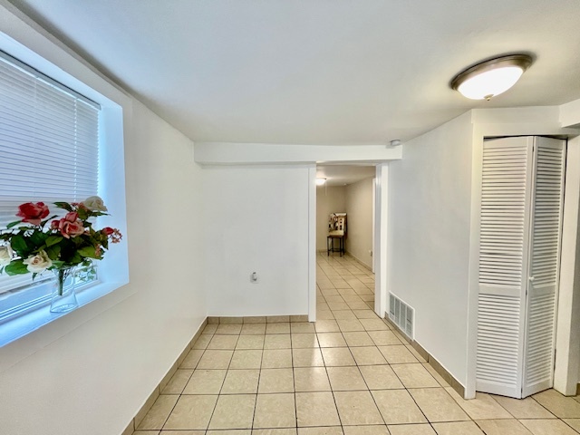 2227 W 19th Street Coach Property Photo 3