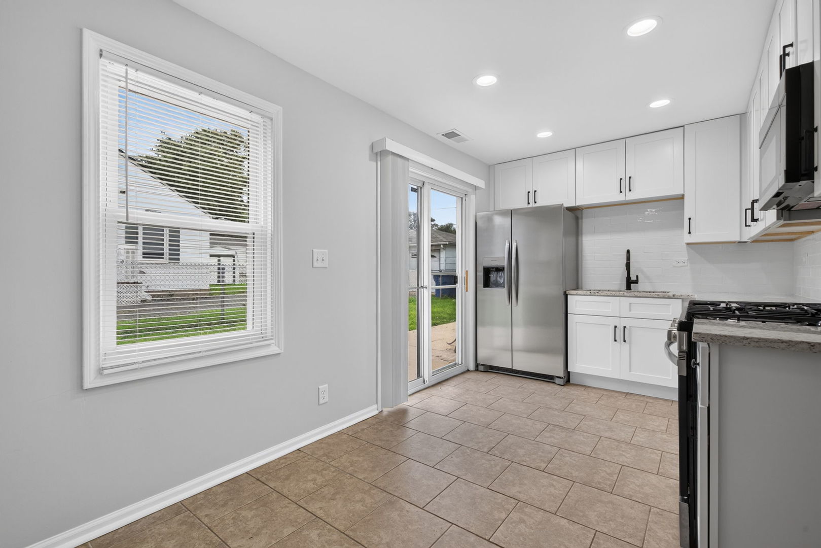 1721 Kelly Avenue Property Photo 8
