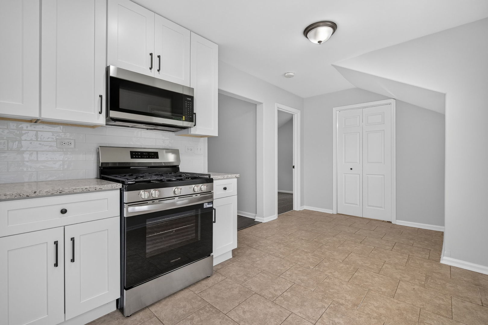 1721 Kelly Avenue Property Photo 11