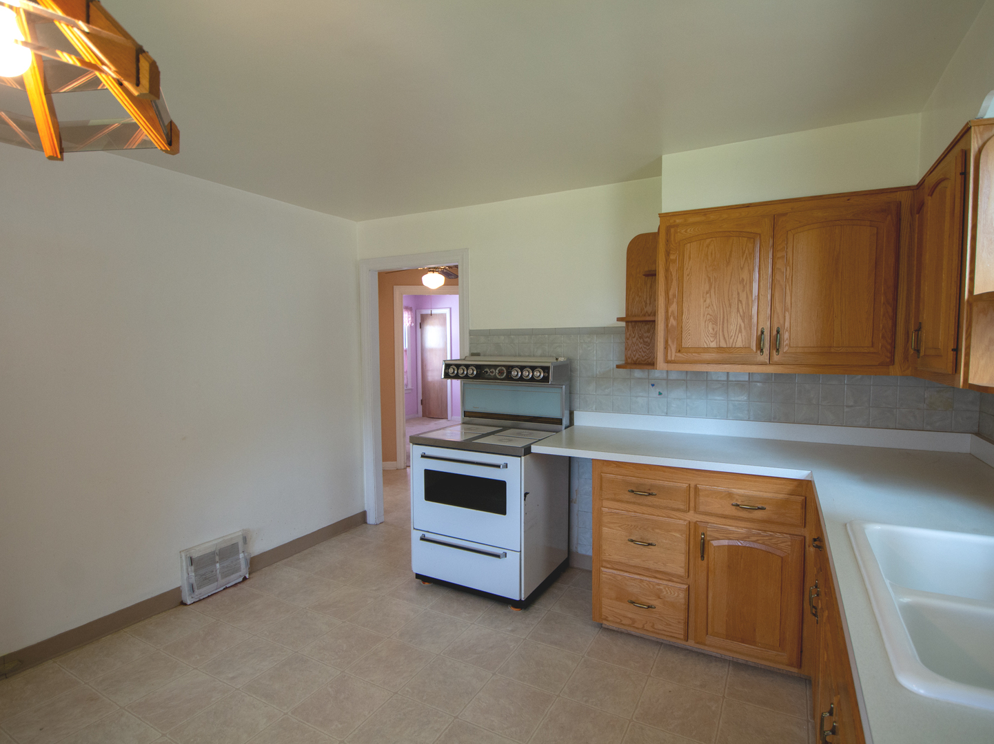 4228 N Overhill Avenue Property Photo 5
