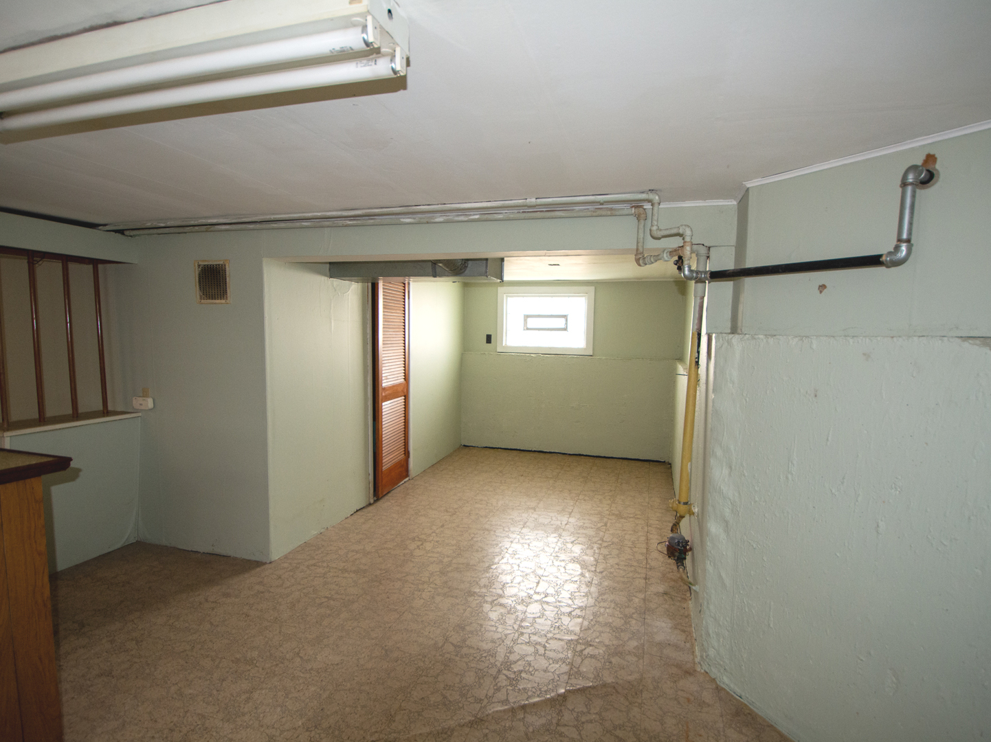 4228 N Overhill Avenue Property Photo 9