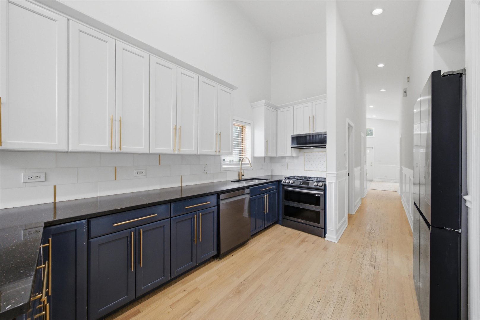 4550 S Mcdowell Avenue Property Photo 10