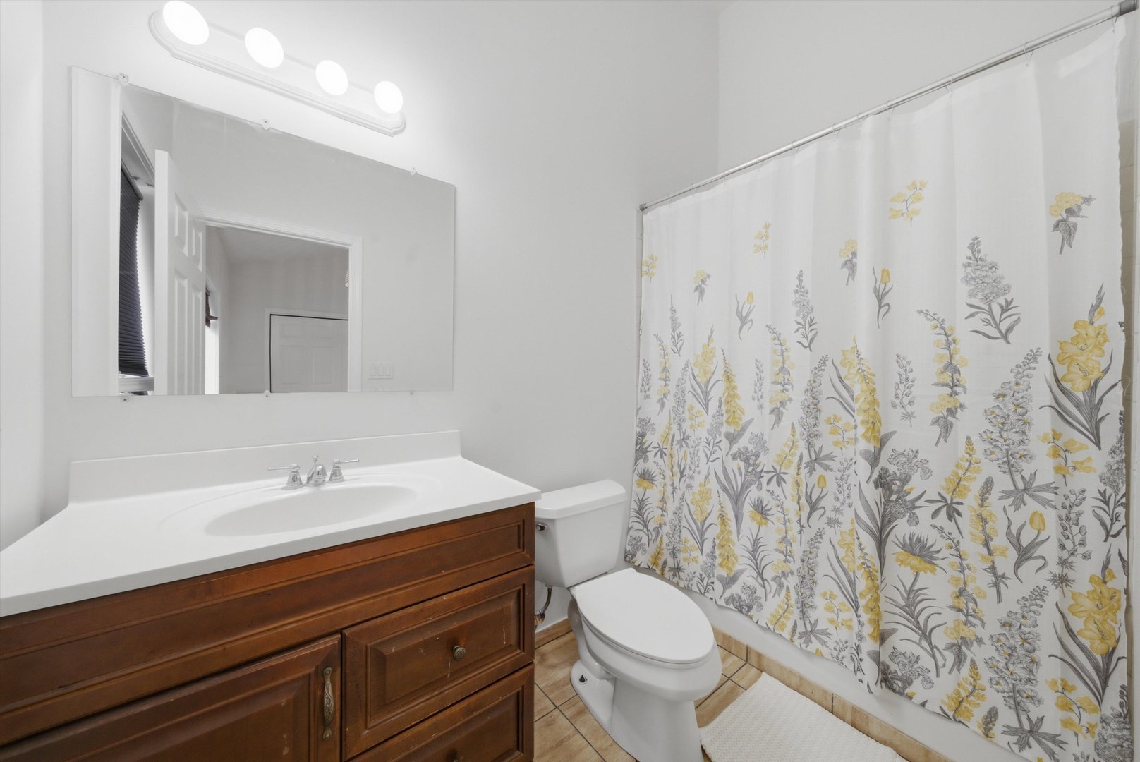 4550 S Mcdowell Avenue Property Photo 16