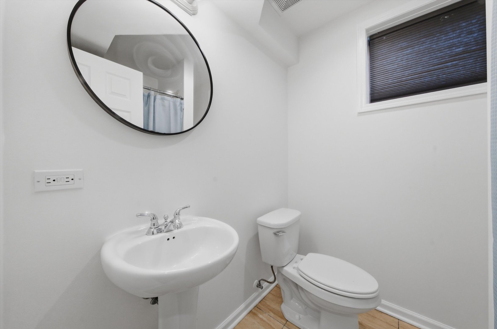 4550 S Mcdowell Avenue Property Photo 17