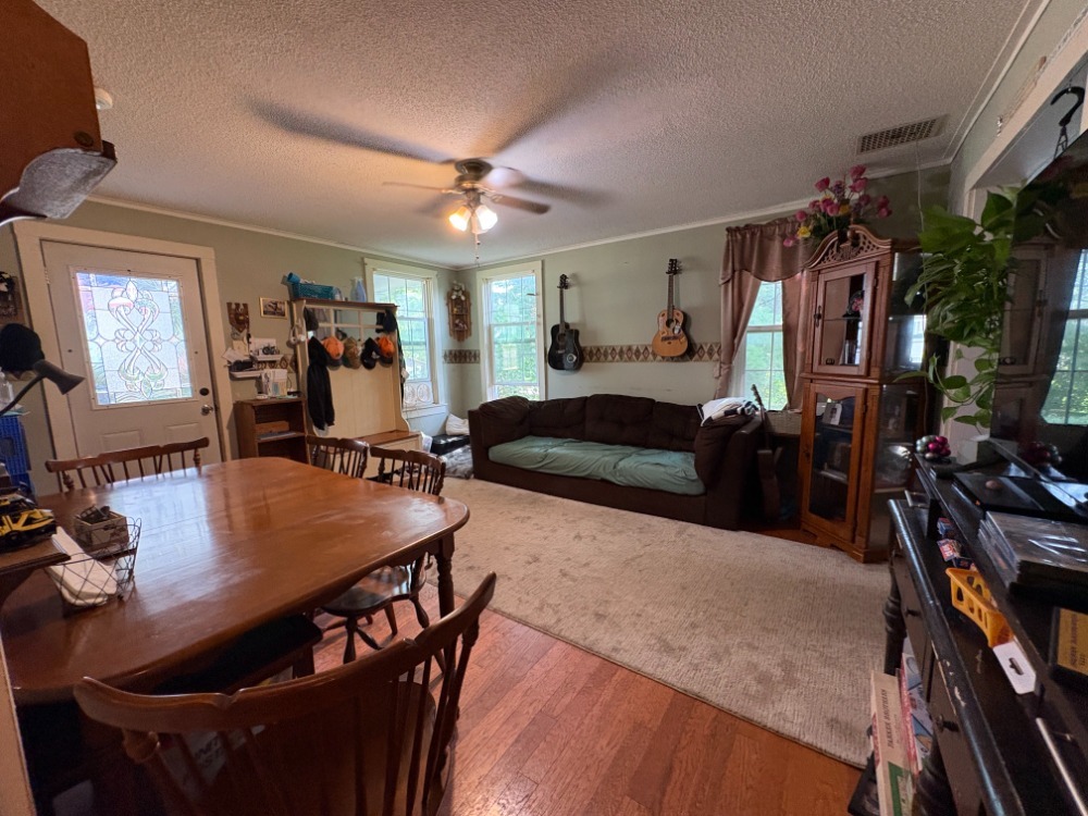 201 S Barber Avenue Property Photo 4