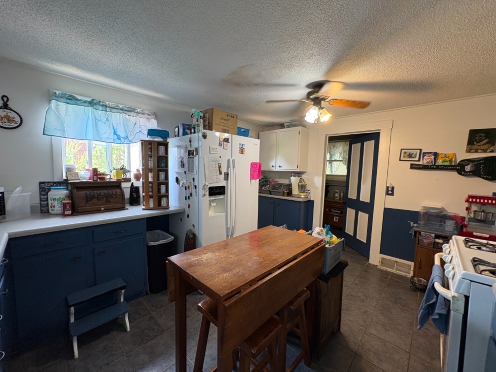 201 S Barber Avenue Property Photo 8