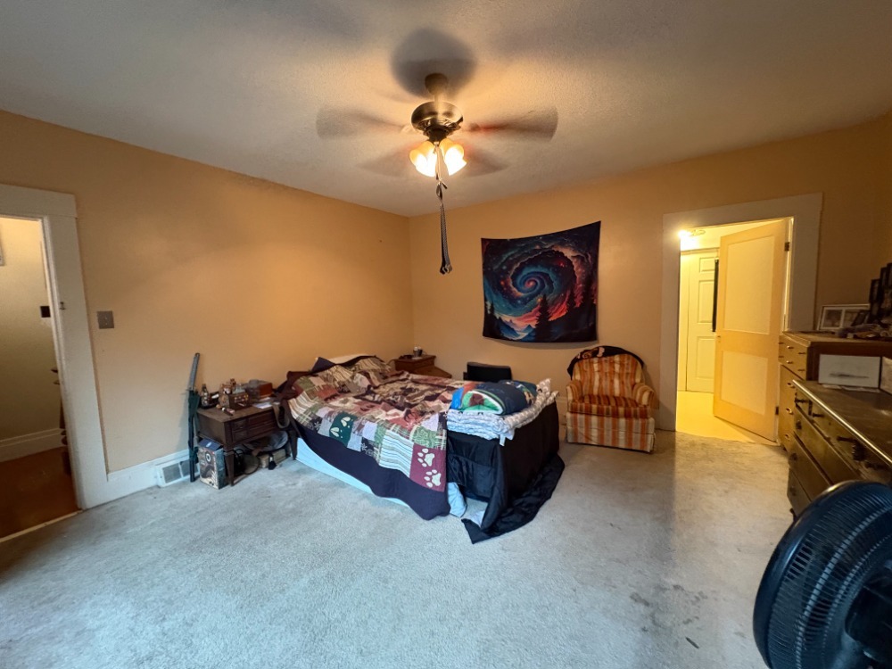 201 S Barber Avenue Property Photo 12
