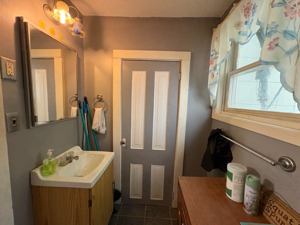 201 S Barber Avenue Property Photo 19