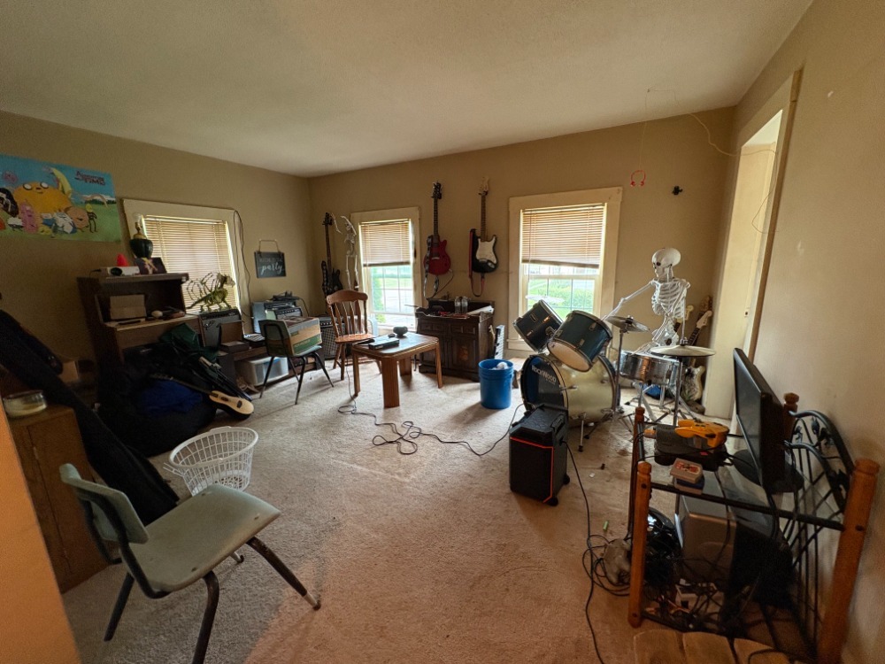 201 S Barber Avenue Property Photo 22