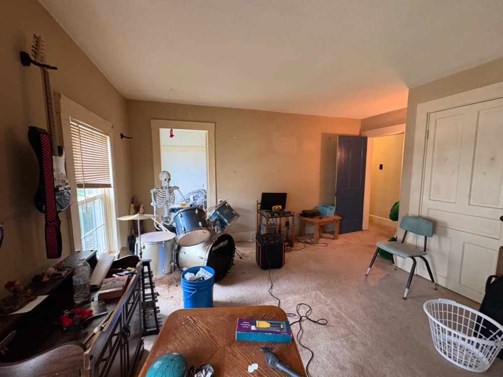 201 S Barber Avenue Property Photo 24