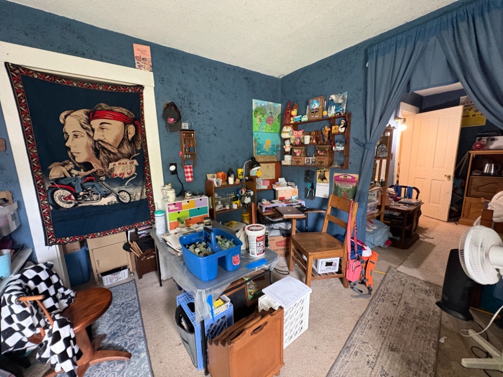 201 S Barber Avenue Property Photo 28