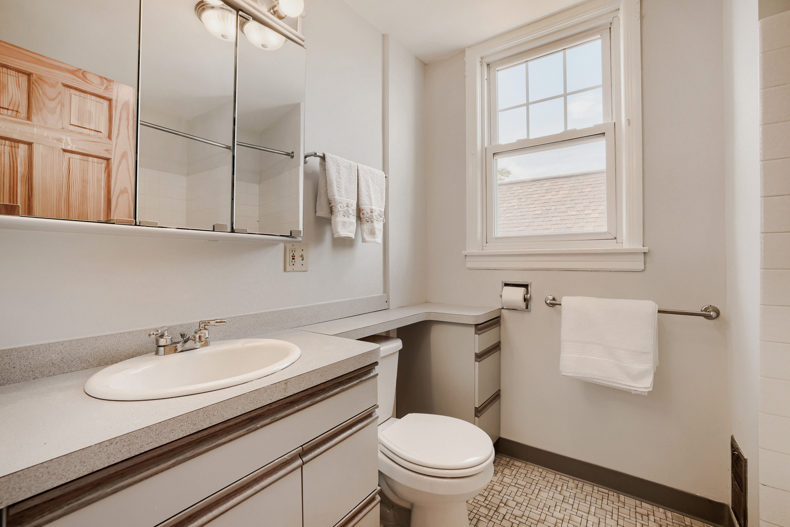 1619 N Normandy Avenue Property Photo 35