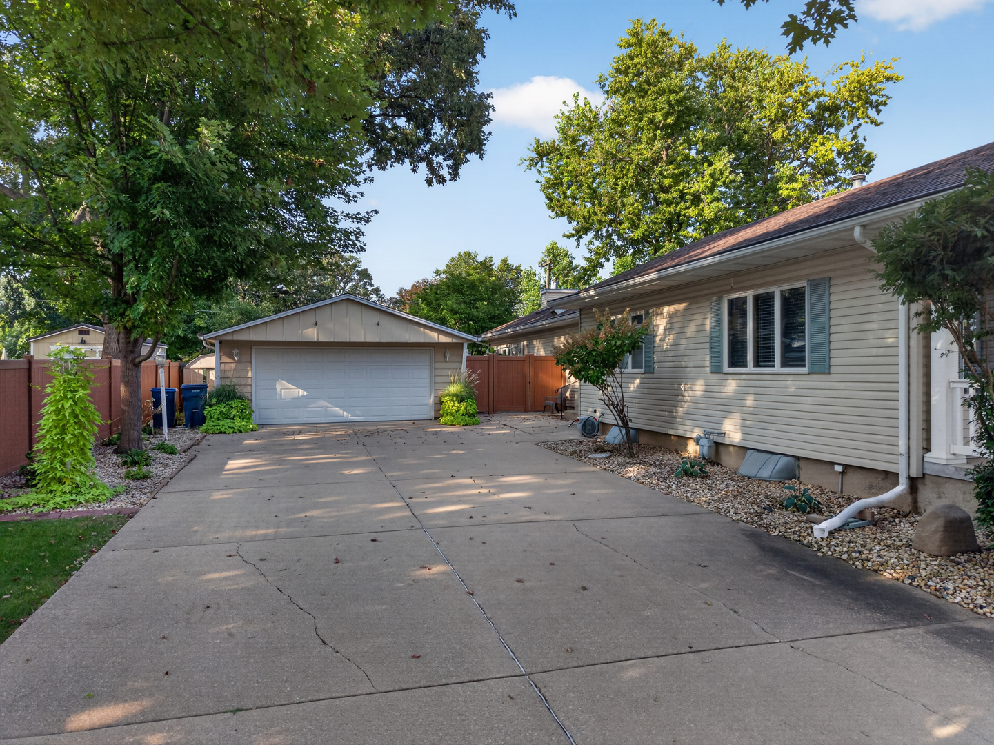 308 E Harrison Street Property Photo 5