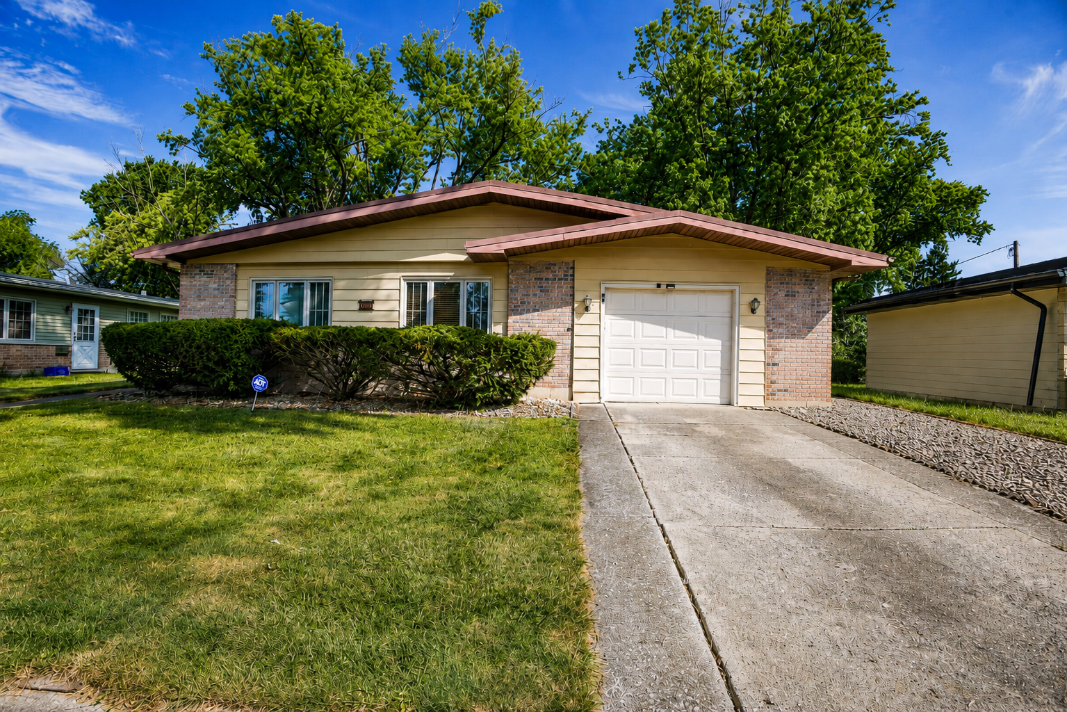 322 Sioux Street Property Photo 1