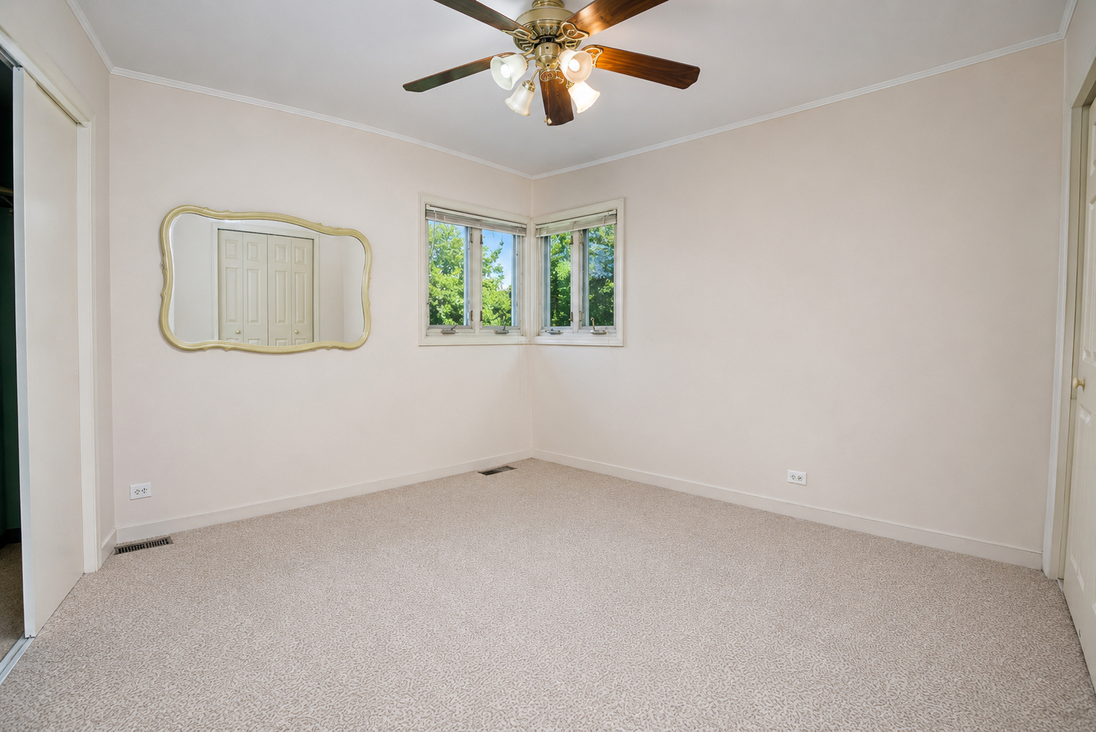 322 Sioux Street Property Photo 7
