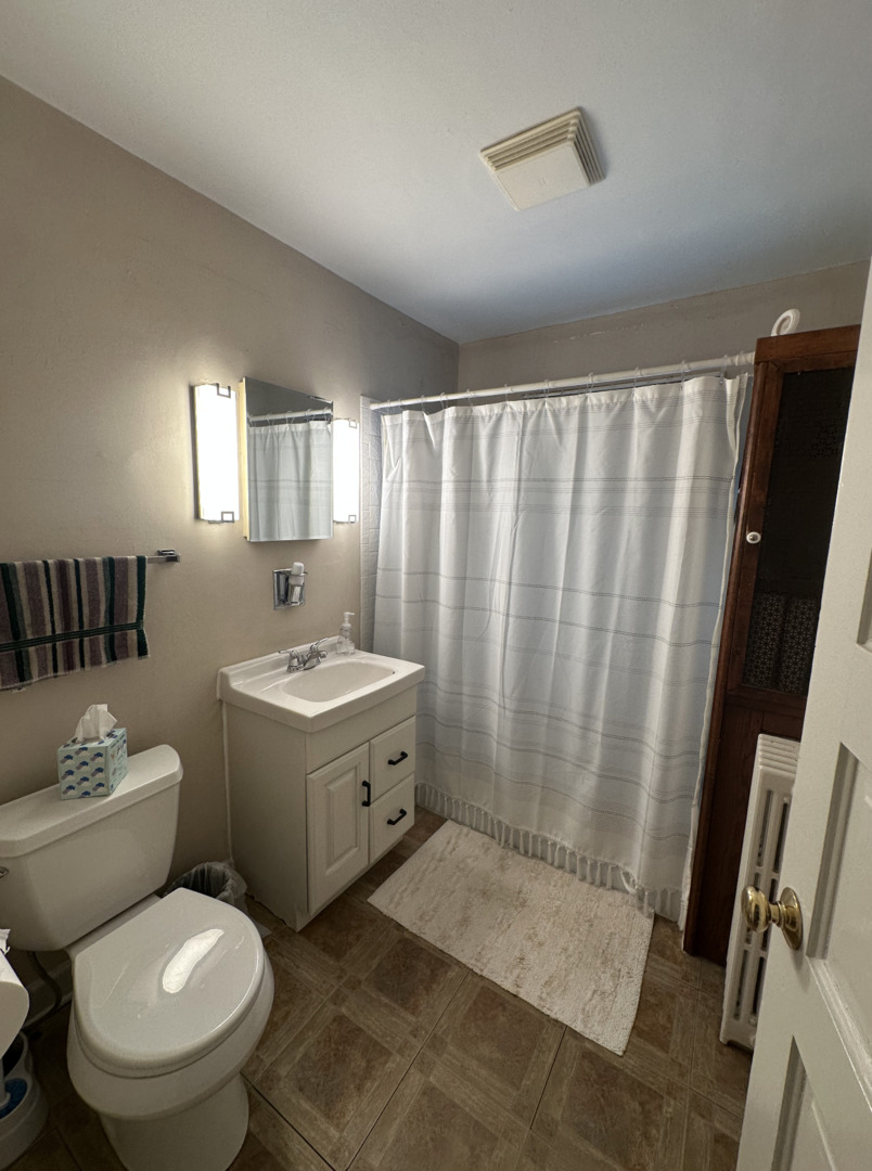 667 Homewood Avenue 2 Property Photo 4