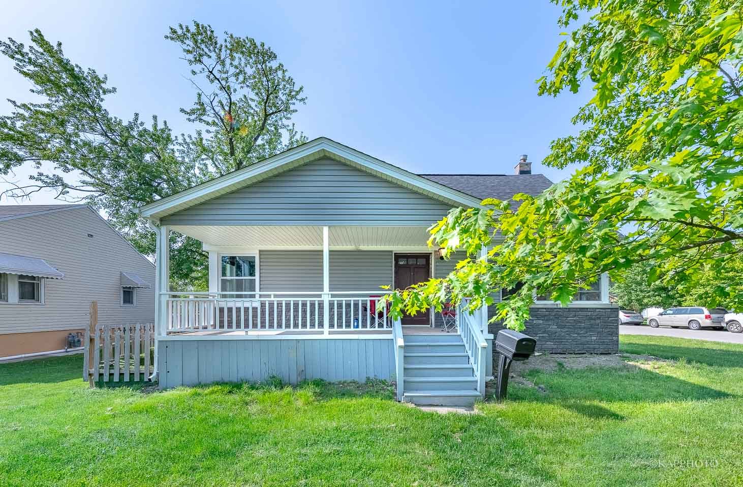 40 W 36th Place Property Photo 1