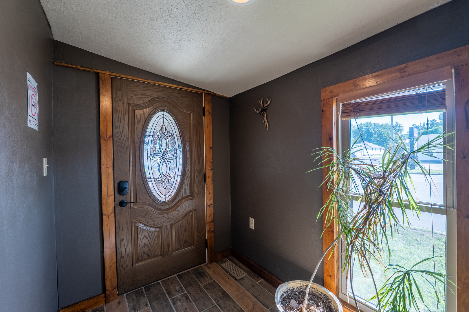 1201 S Park Avenue Property Photo 8