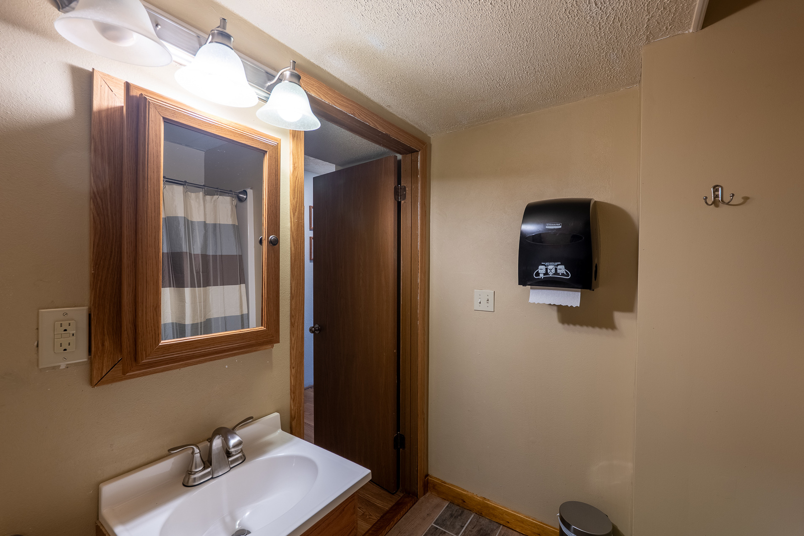 1201 S Park Avenue Property Photo 24