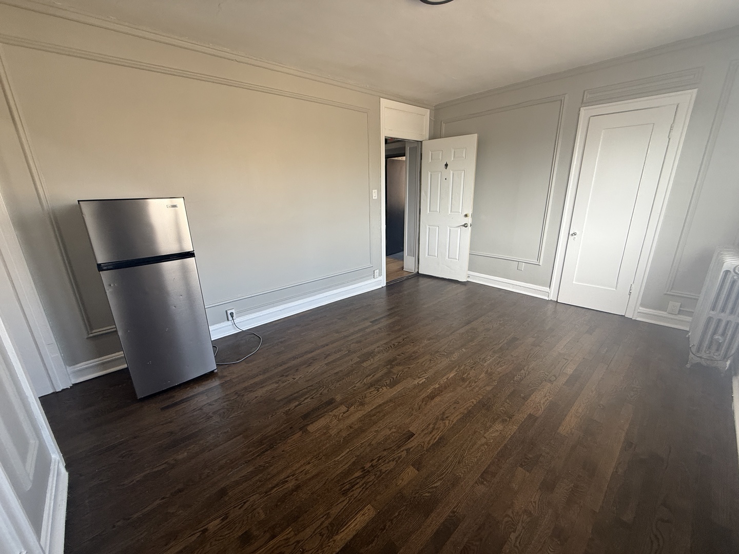 6912 N Ashland Boulevard 410 Property Photo 3