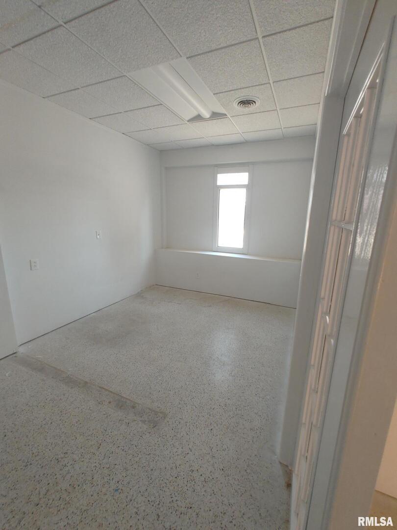 814 E River Drive Property Photo 4