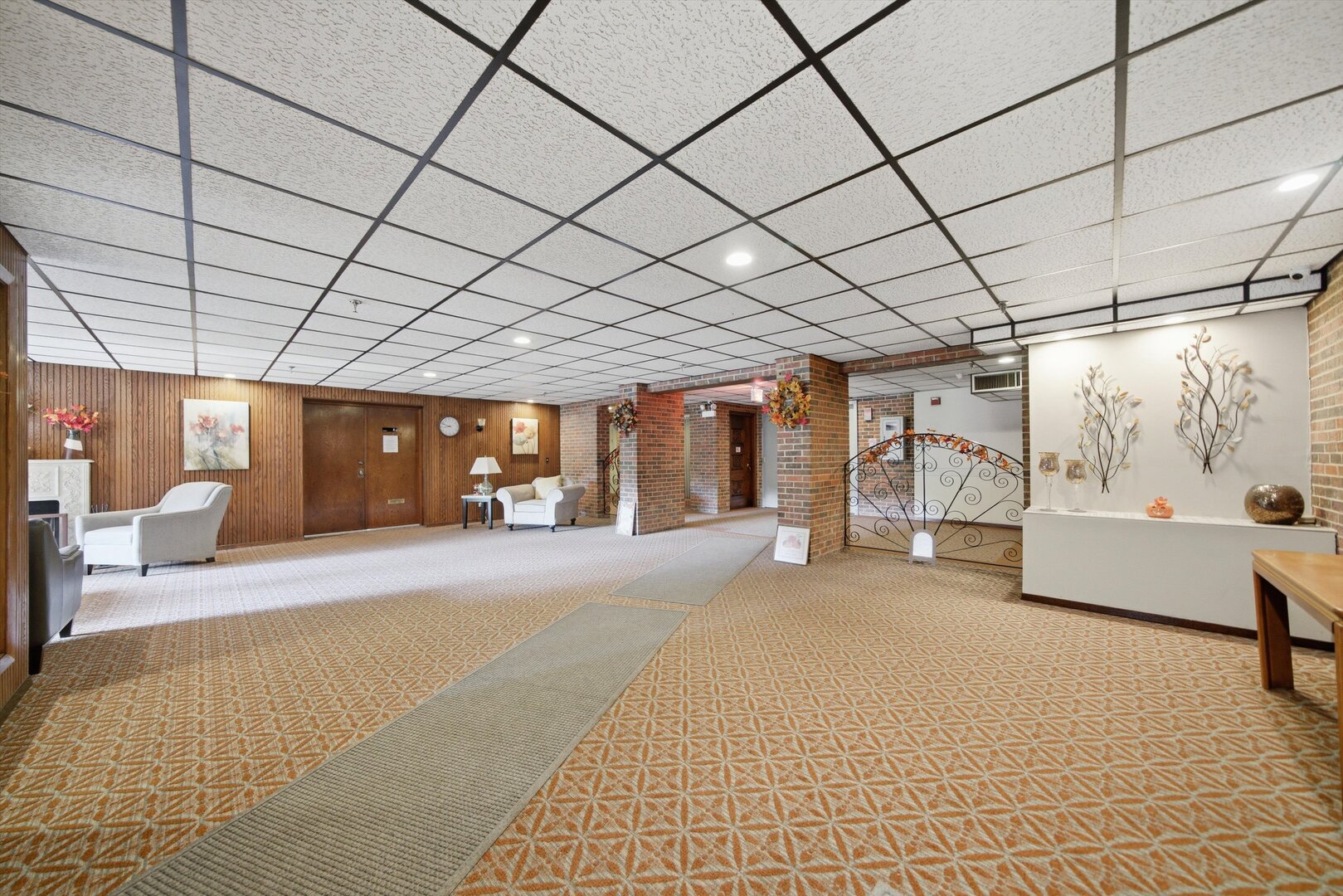 120 S Spruce Avenue 307 Property Photo 8