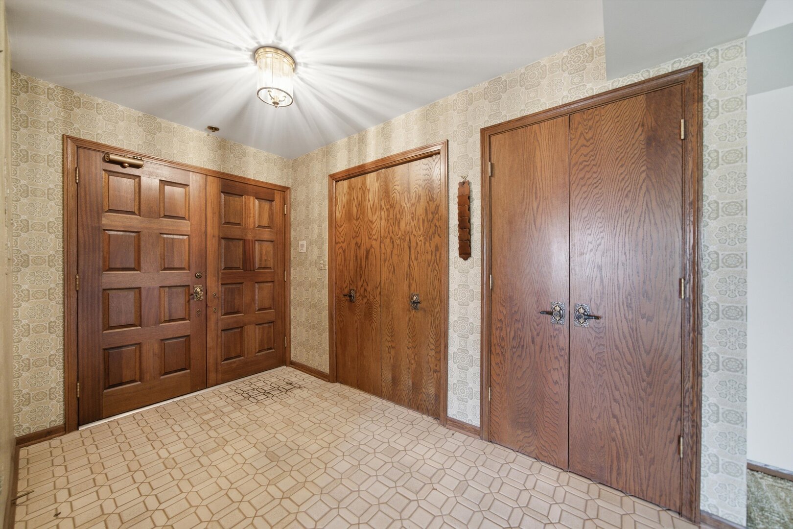 120 S Spruce Avenue 307 Property Photo 11
