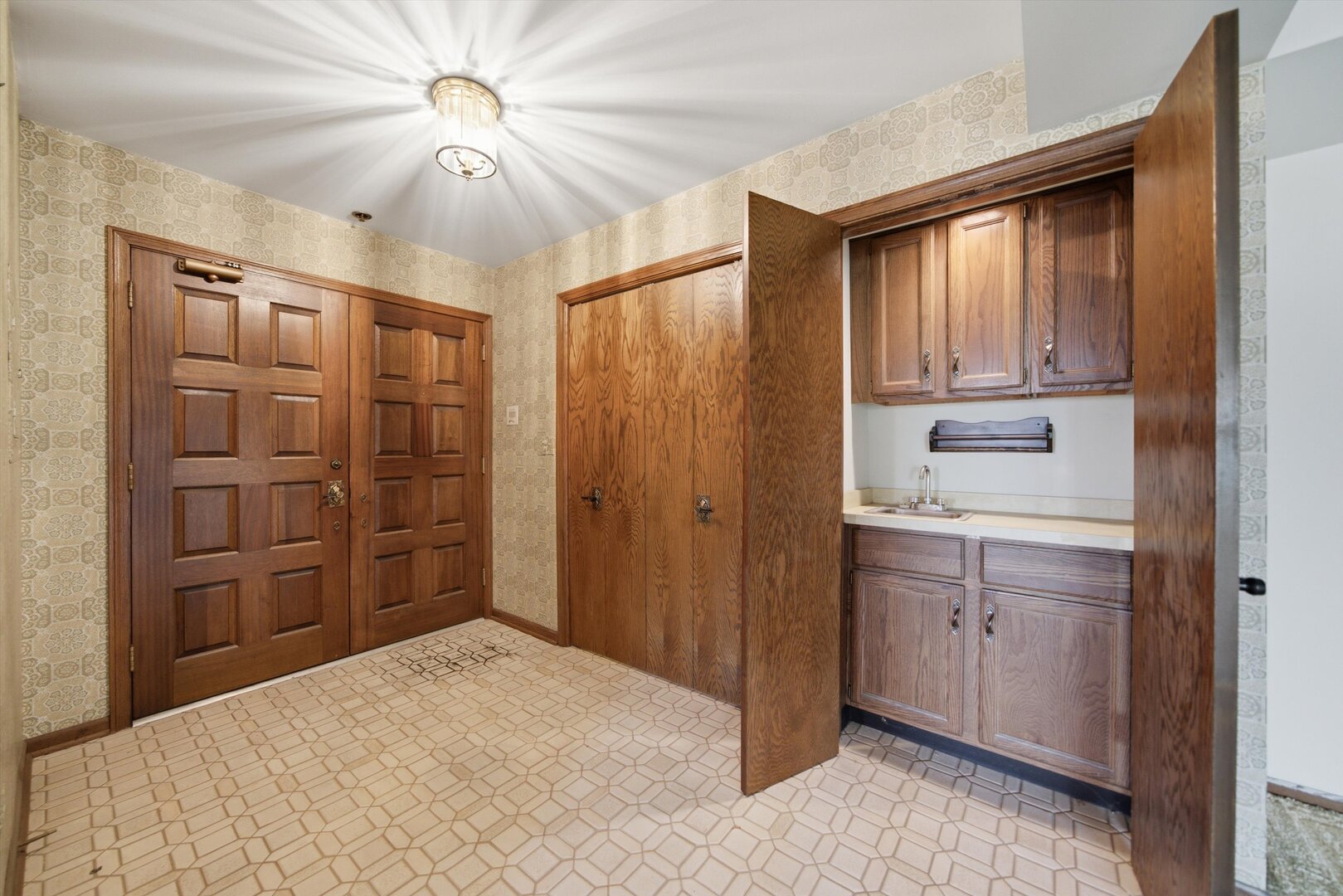 120 S Spruce Avenue 307 Property Photo 12