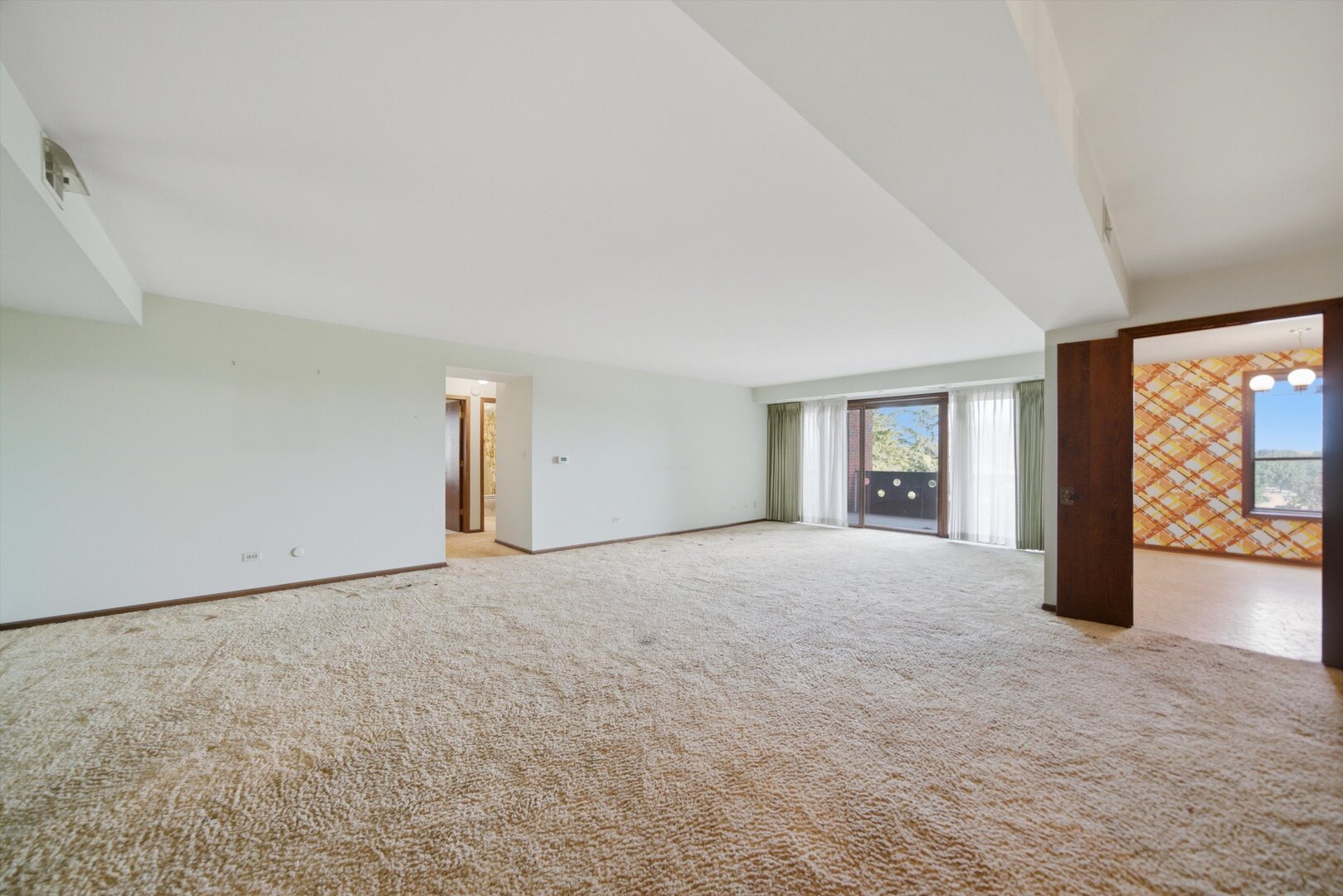 120 S Spruce Avenue 307 Property Photo 22