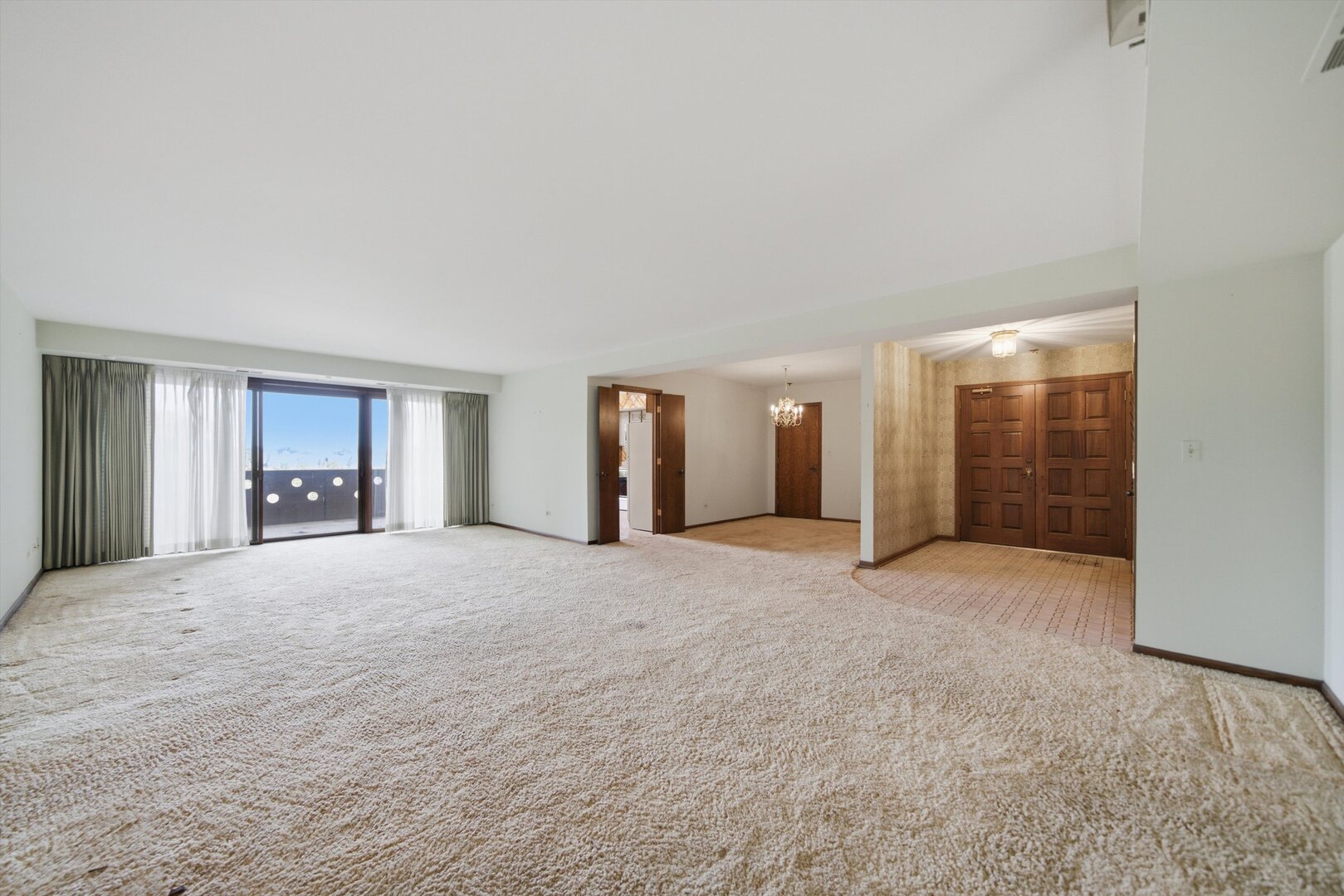 120 S Spruce Avenue 307 Property Photo 23