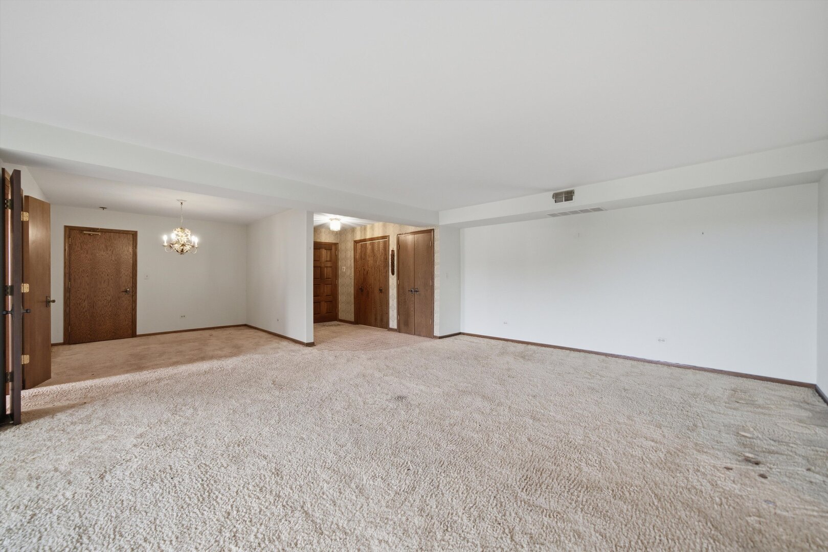 120 S Spruce Avenue 307 Property Photo 26