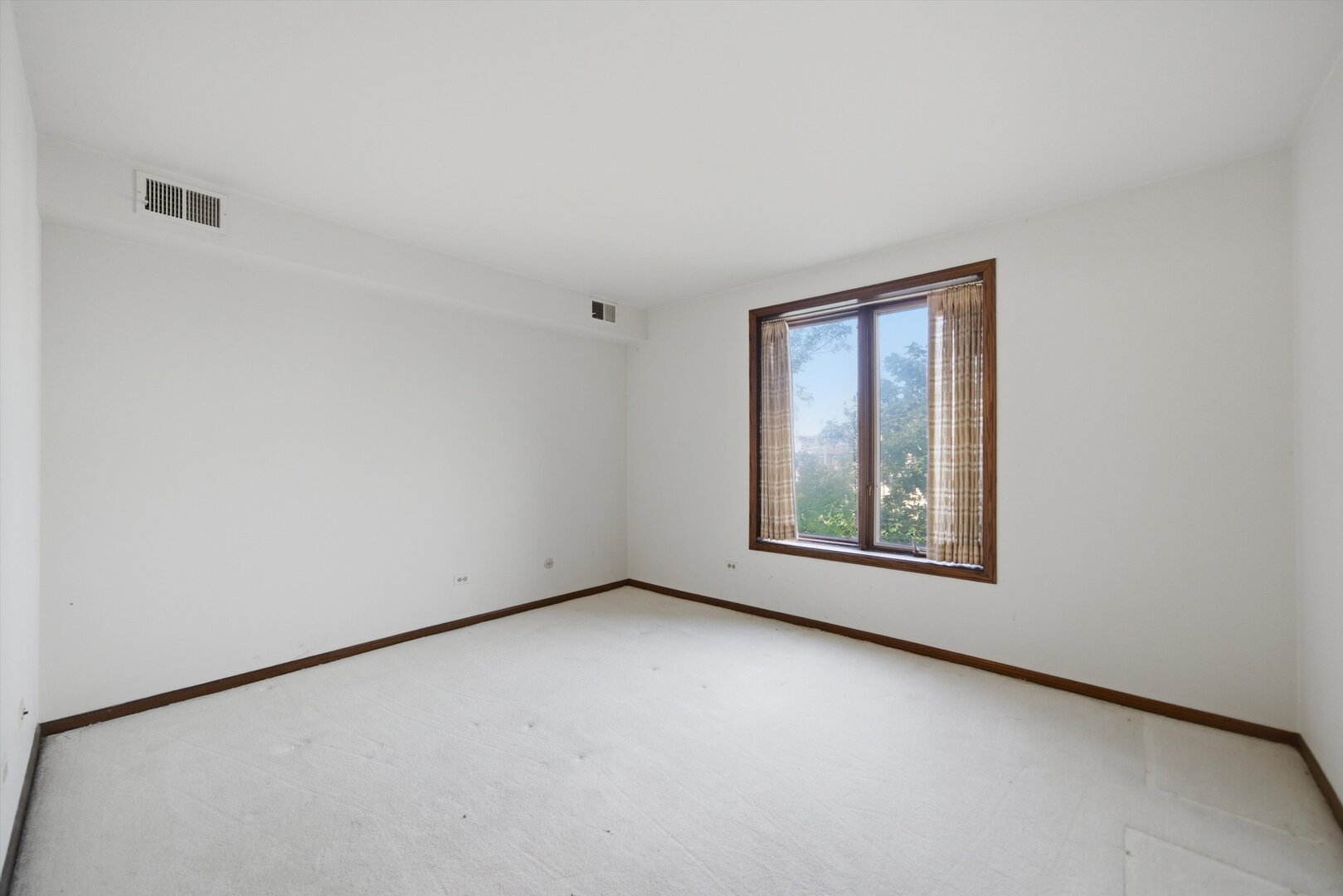 120 S Spruce Avenue 307 Property Photo 27