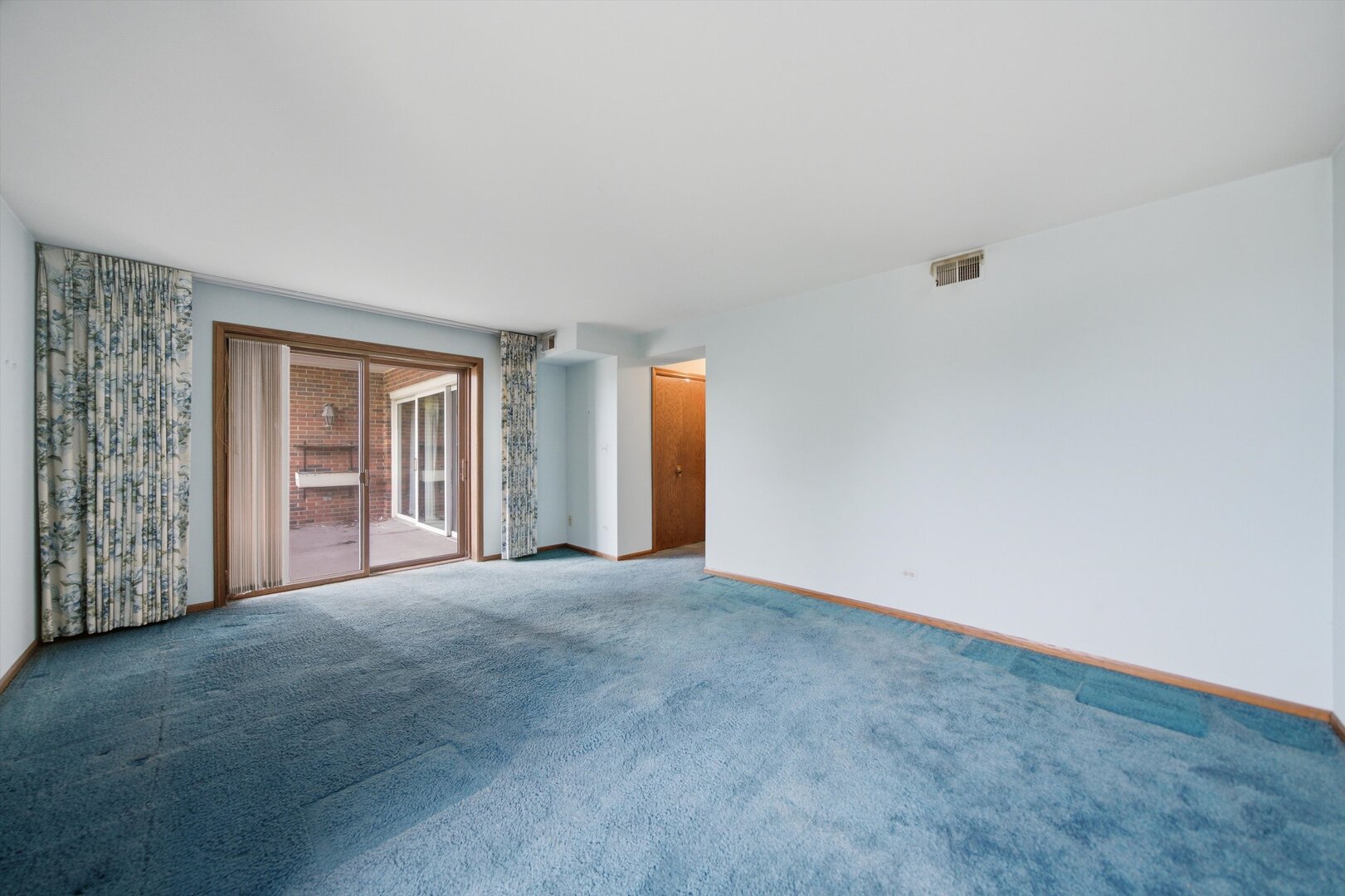 120 S Spruce Avenue 307 Property Photo 33