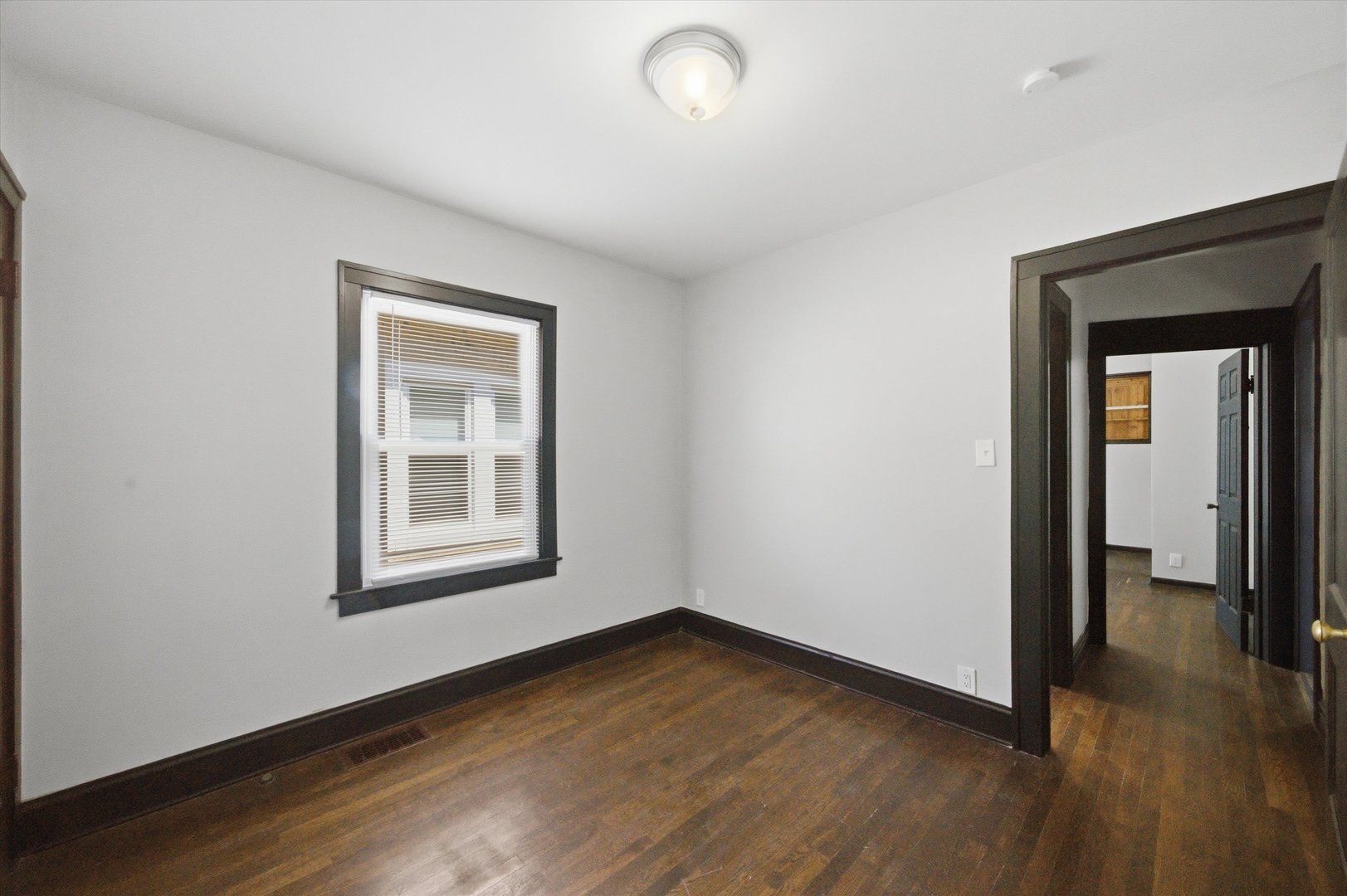 2423 N Newland Avenue Property Photo 10
