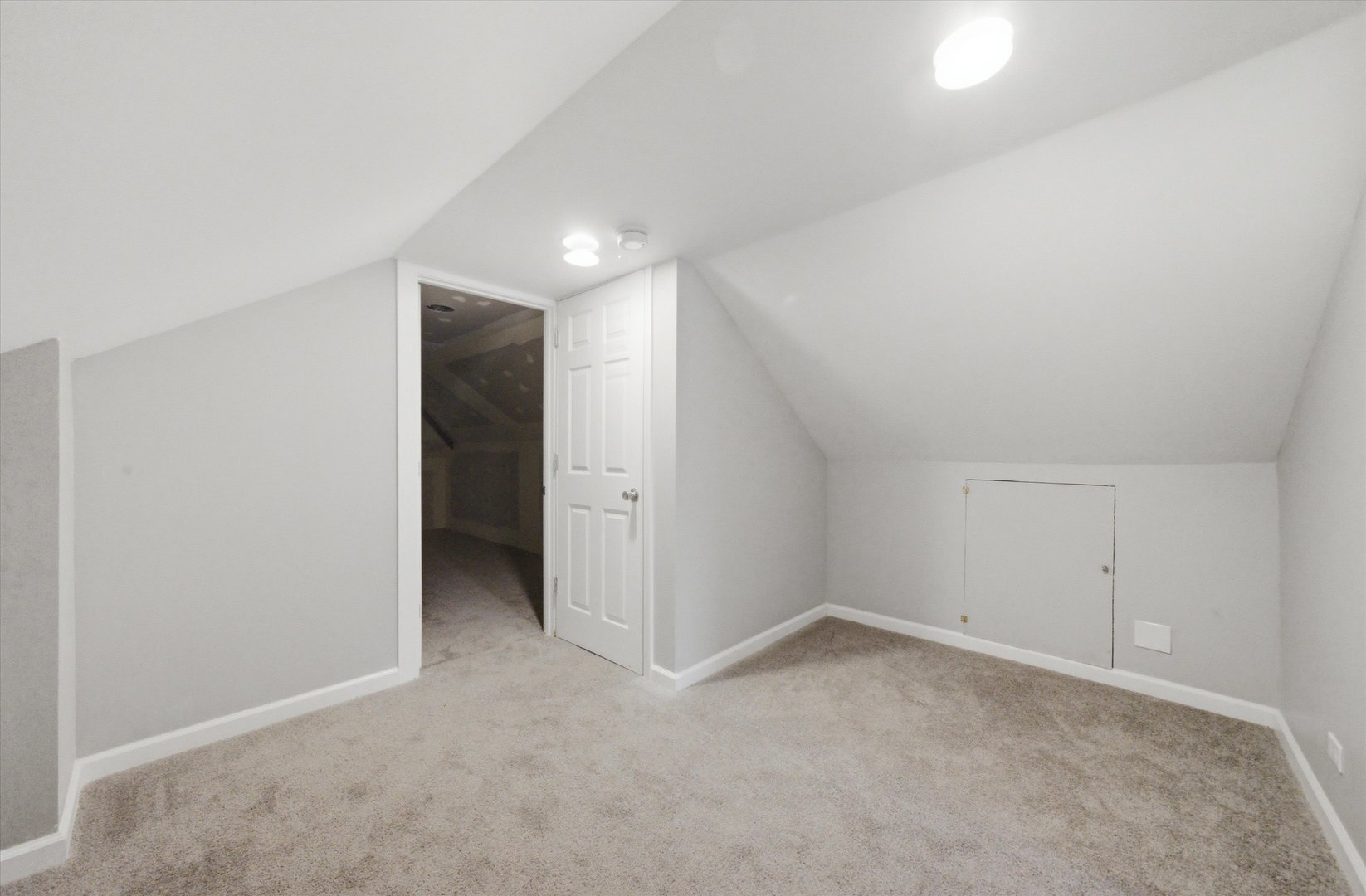 2423 N Newland Avenue Property Photo 16