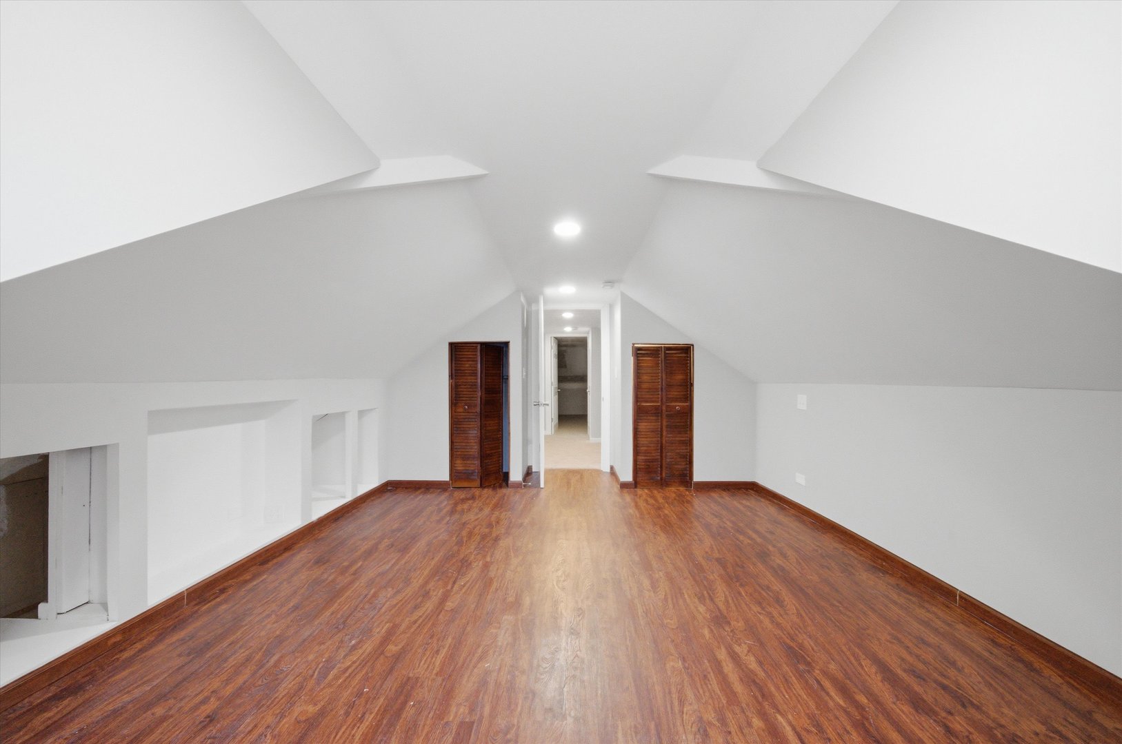 2423 N Newland Avenue Property Photo 17