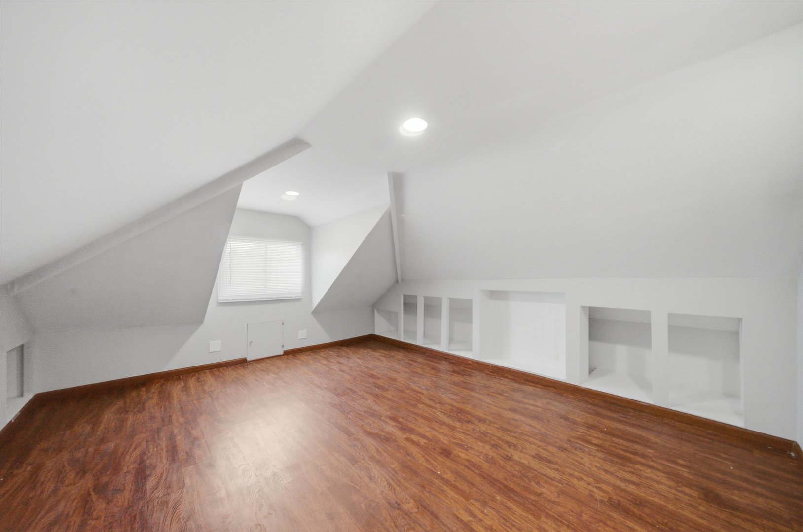 2423 N Newland Avenue Property Photo 19