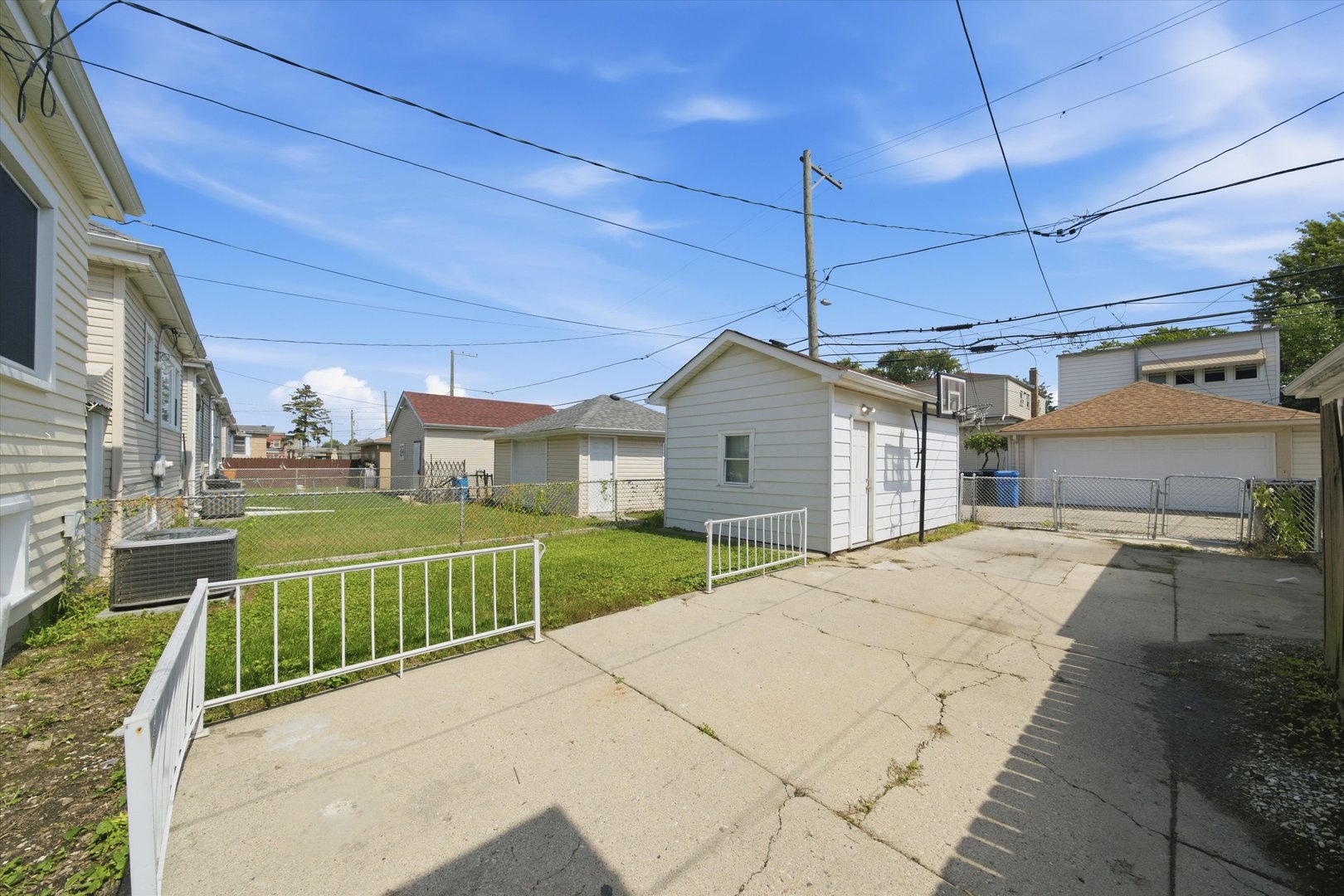 2423 N Newland Avenue Property Photo 43