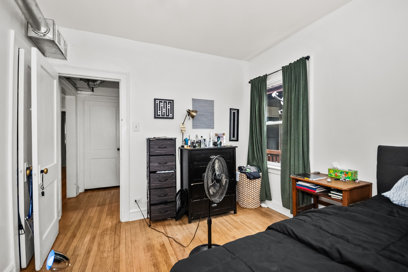 7605 S Calumet Avenue Property Photo 8