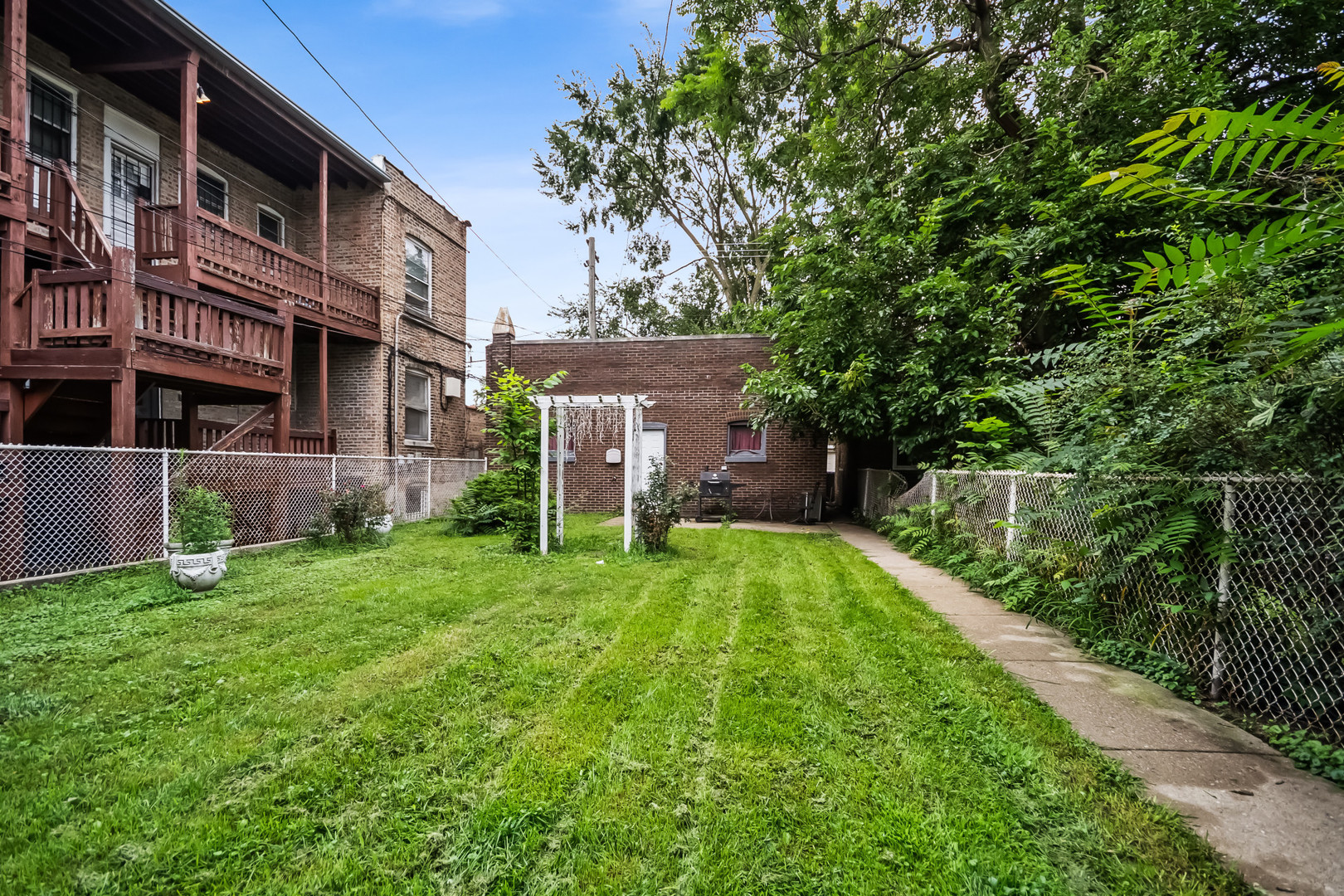 7605 S Calumet Avenue Property Photo 12