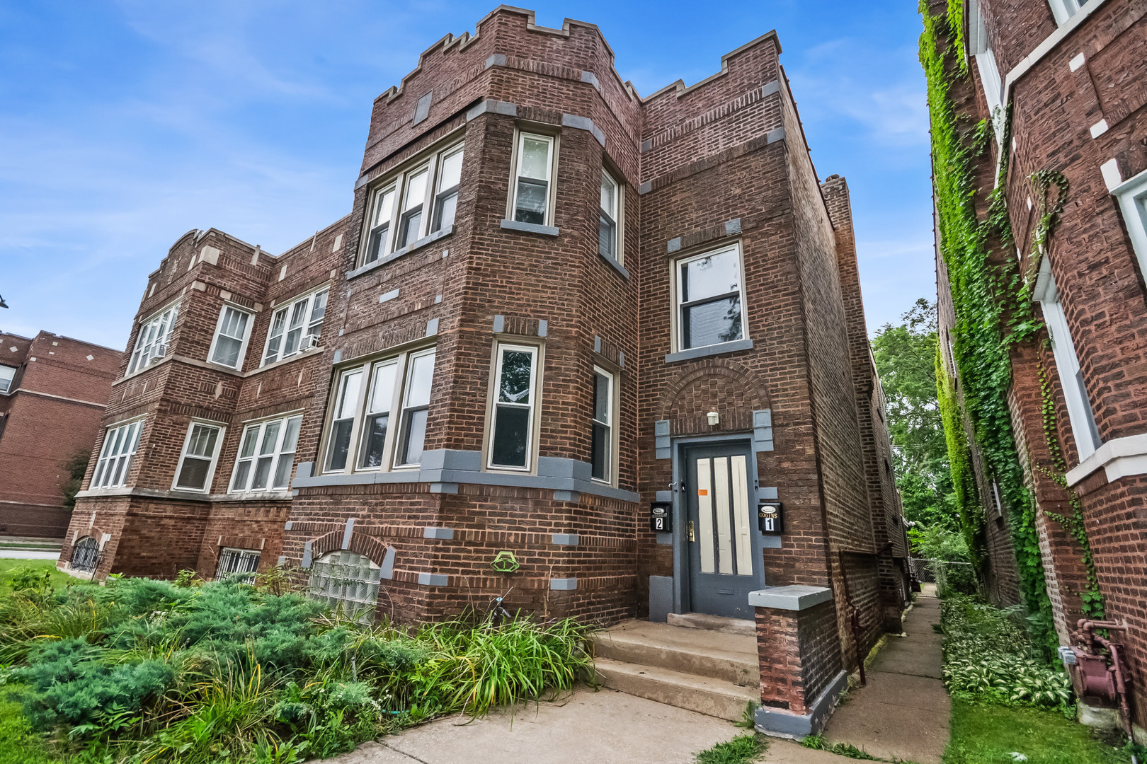 7605 S Calumet Avenue Property Photo 13