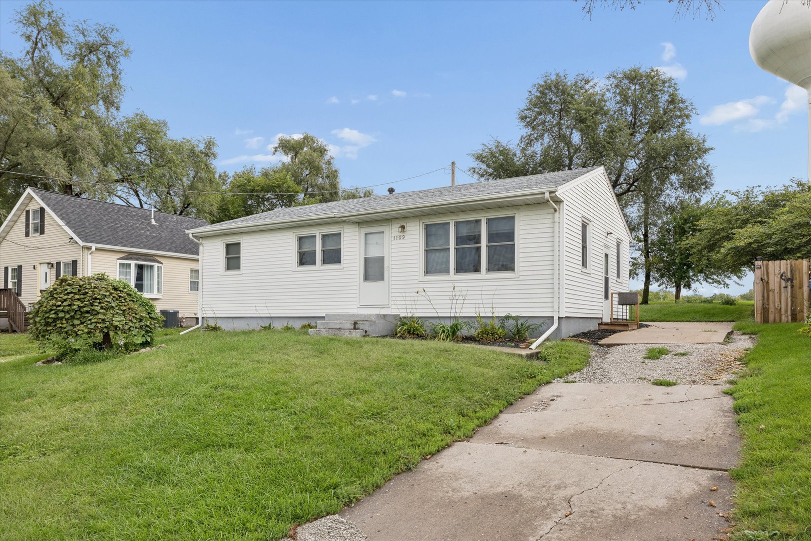 1109 Hacker Street Property Photo 2