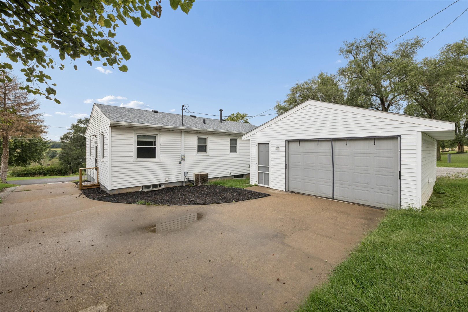 1109 Hacker Street Property Photo 6