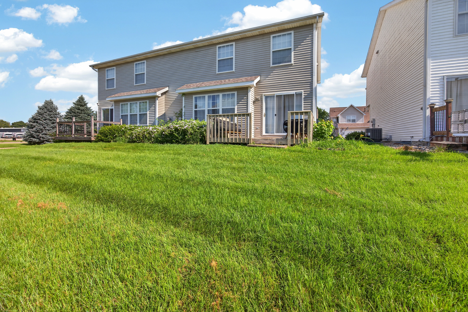 1203 Riviera Drive Property Photo 6
