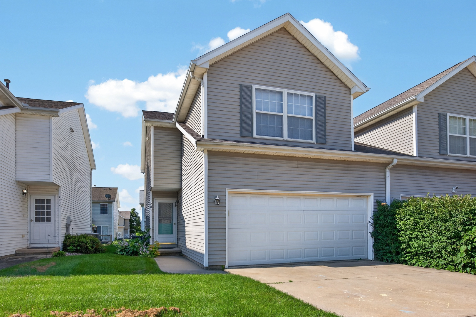 1203 Riviera Drive Property Photo 9