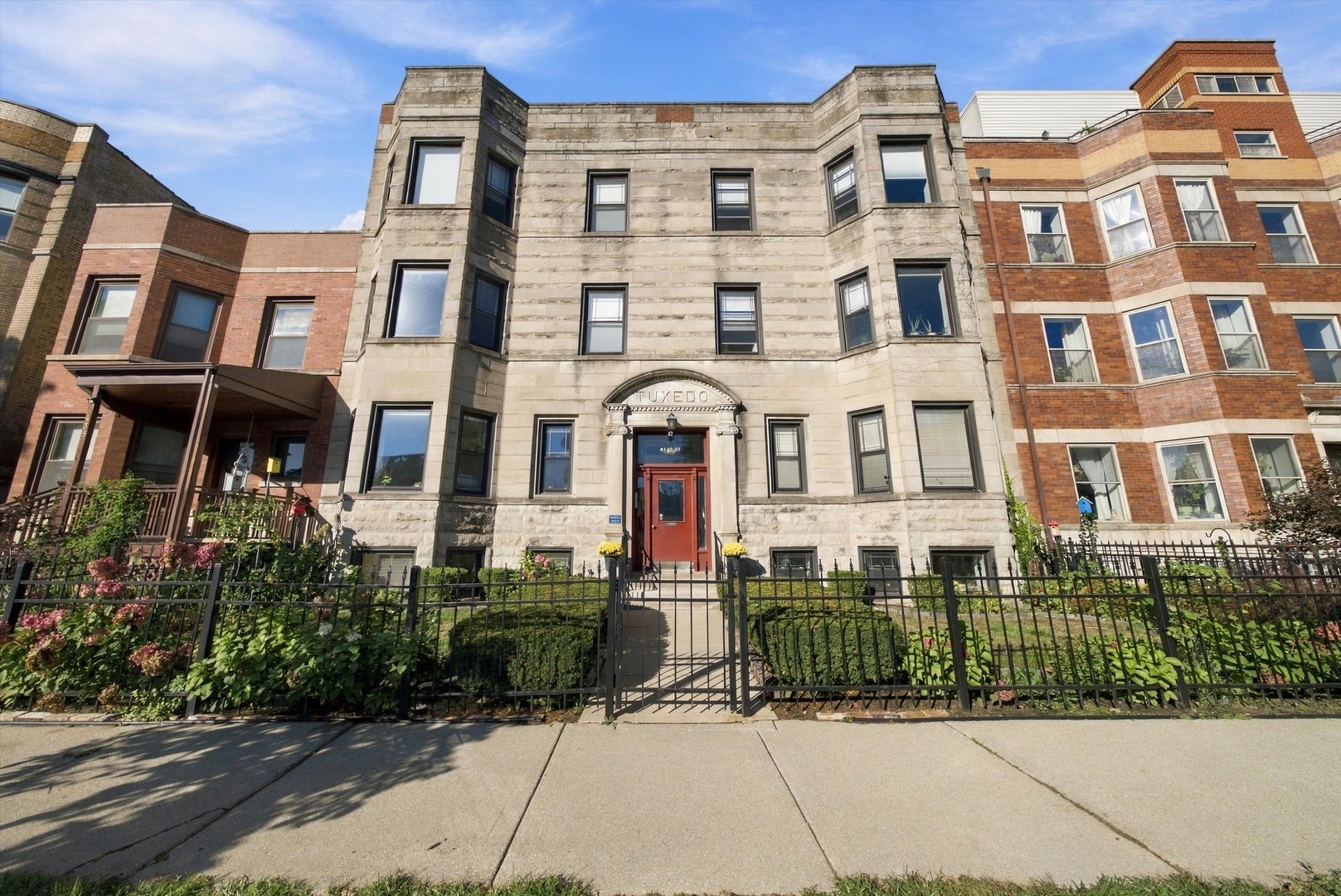 4440 N DOVER Street GS Property Photo 1