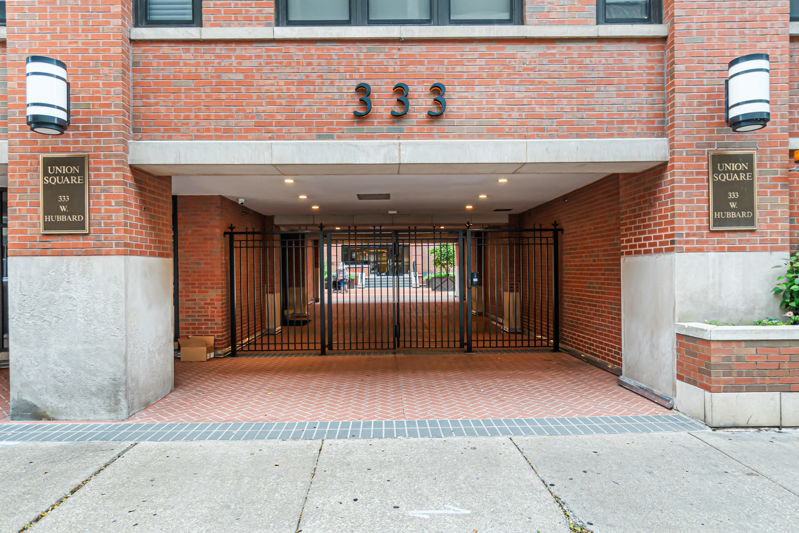 333 W Hubbard Street 604 Property Photo 2