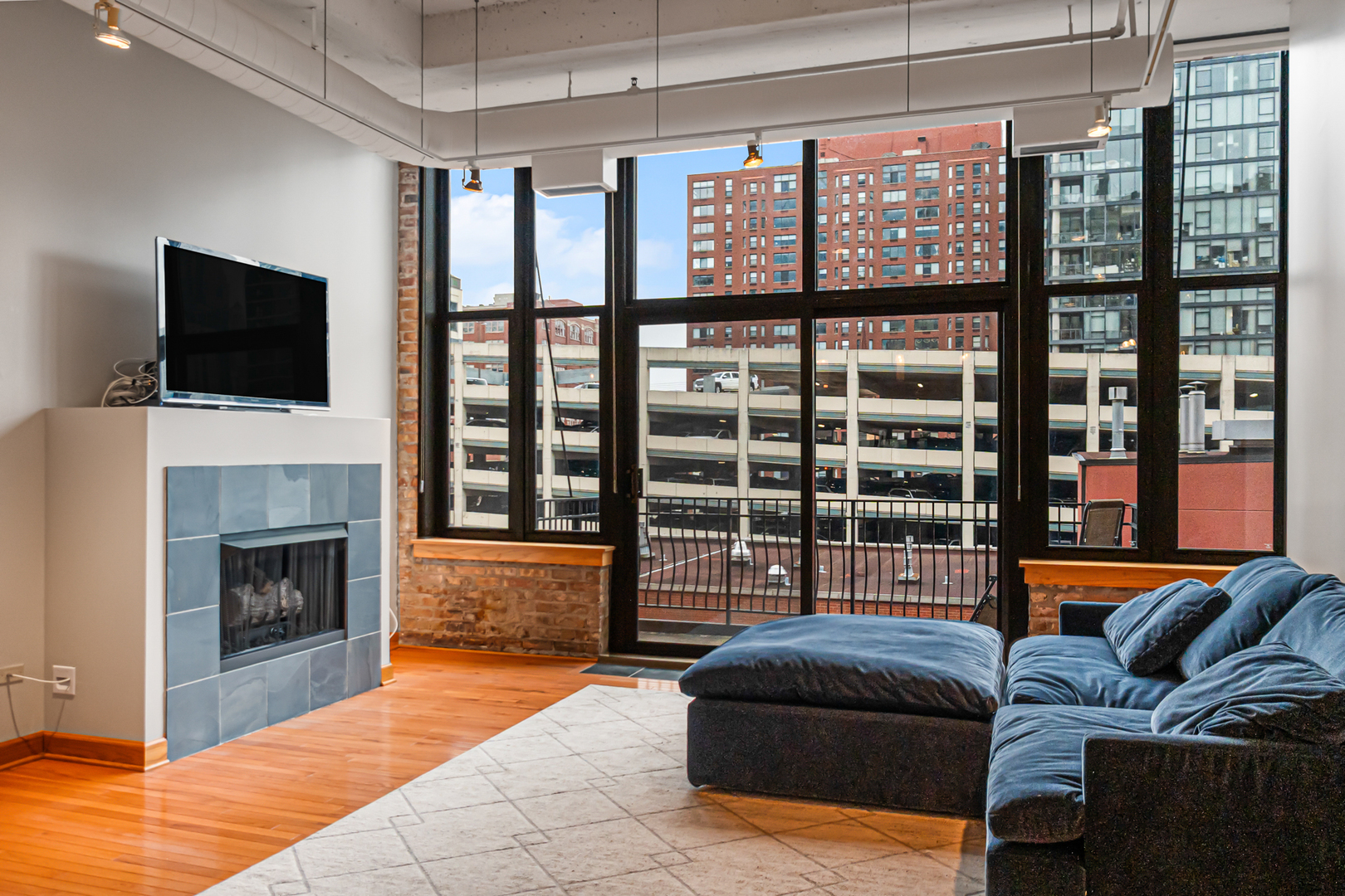 333 W Hubbard Street 604 Property Photo 4