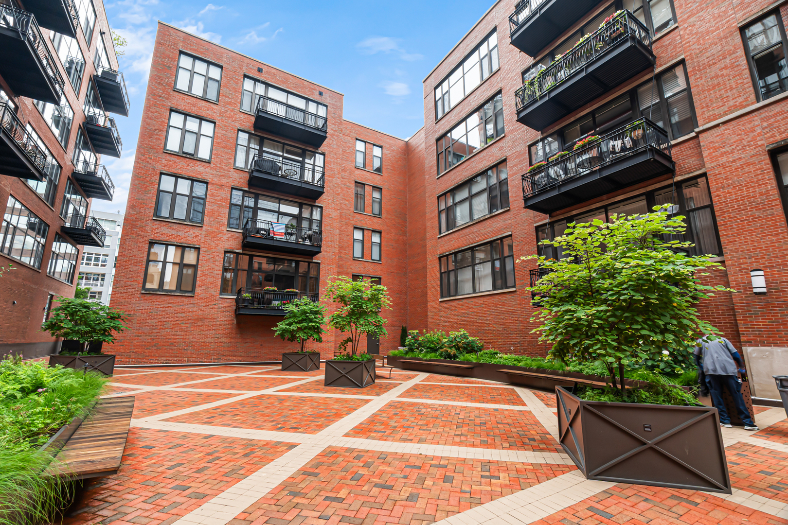 333 W Hubbard Street 604 Property Photo 16